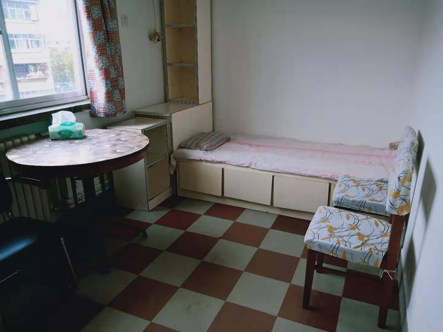次卧